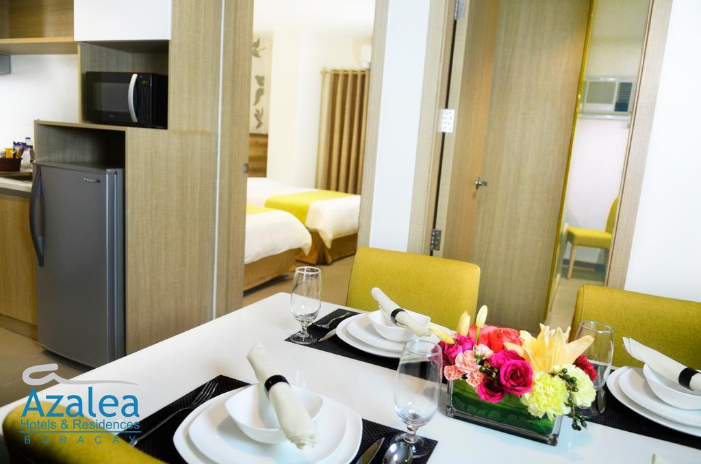 Balabag  Azalea Hotels & Residences Boracay מראה חיצוני תמונה