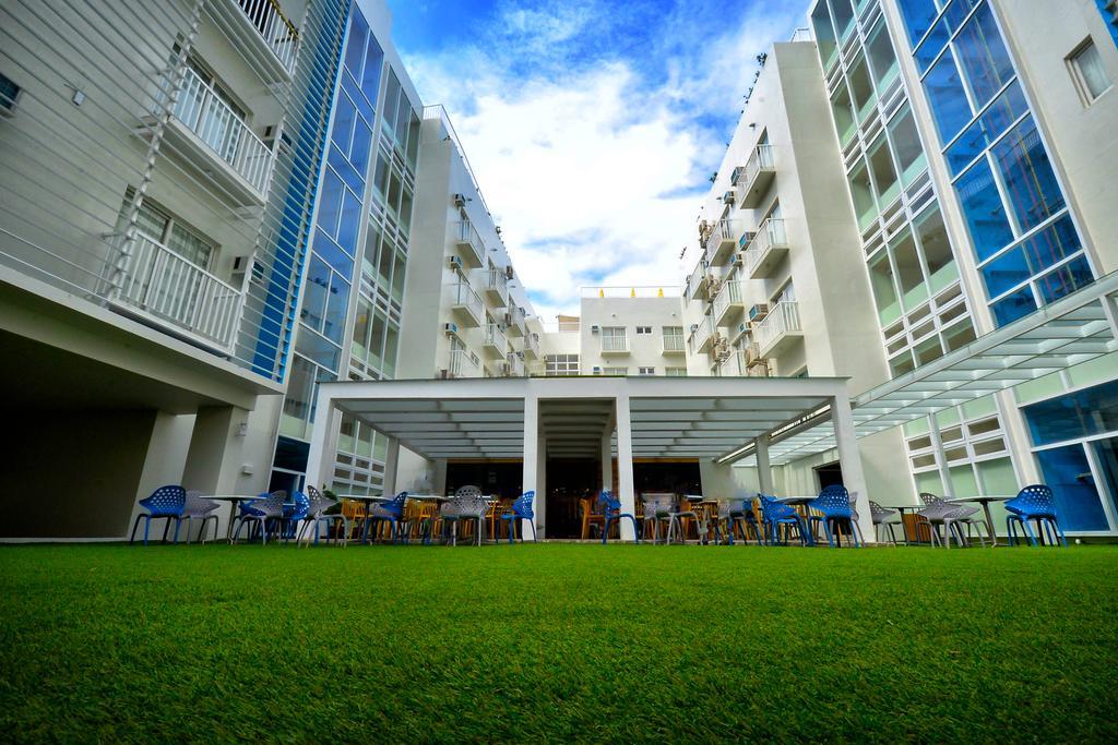 Balabag  Azalea Hotels & Residences Boracay מראה חיצוני תמונה